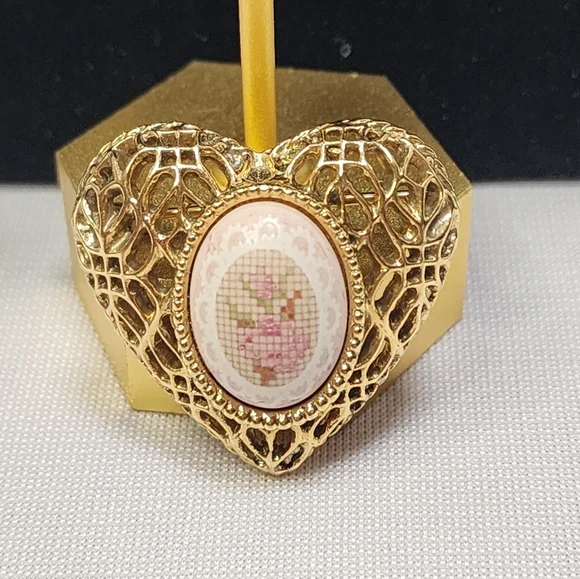 1928 Vintage Glass Hand Painted Heart Brooch and Earrings - Picture 8 of 9